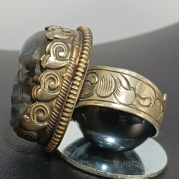 Large Tibetan Silver Labradorite Blue Skull Ring Size 11 " Adjustable - Picture 12 of 14